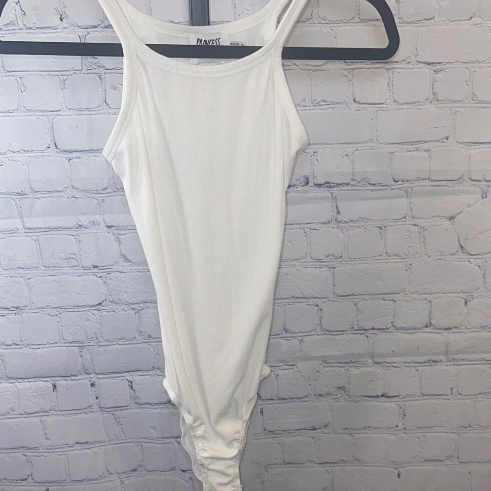 🤍 Princess Polly White Ribbed Bodysuit – Size 0 (AU 4 / EU 32)